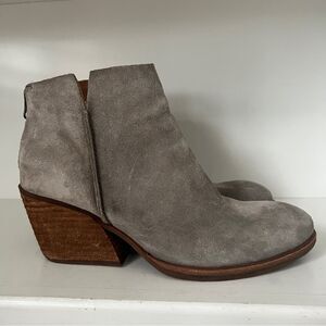 Kork-Ease Chandra Boots Gray Suede Leather Ankle Bootie Zip Up Block Womens 8.5